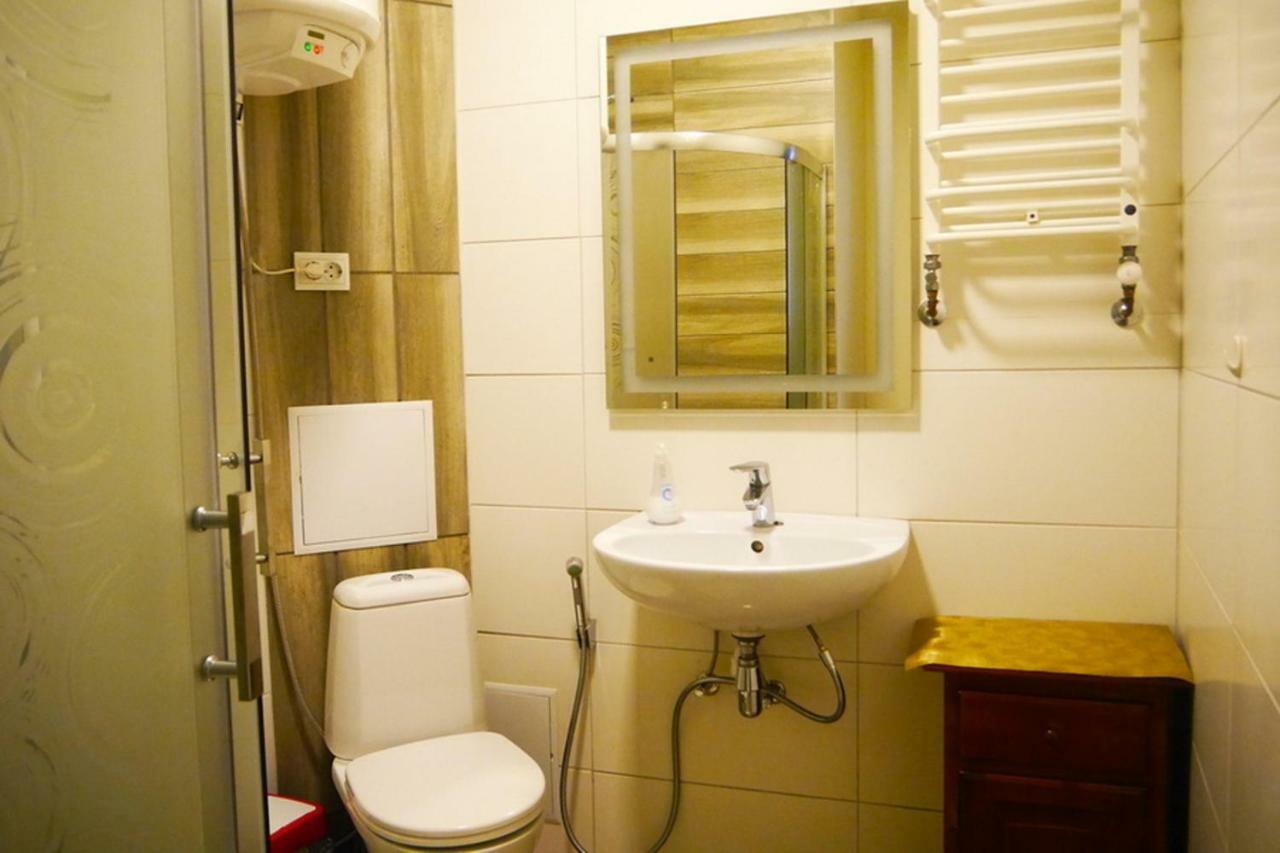 Two Bedrooms Apartment With Two Bathrooms Lviv Exterior foto